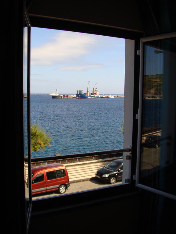 Apartamentos Kosmos Horta  Ruang foto